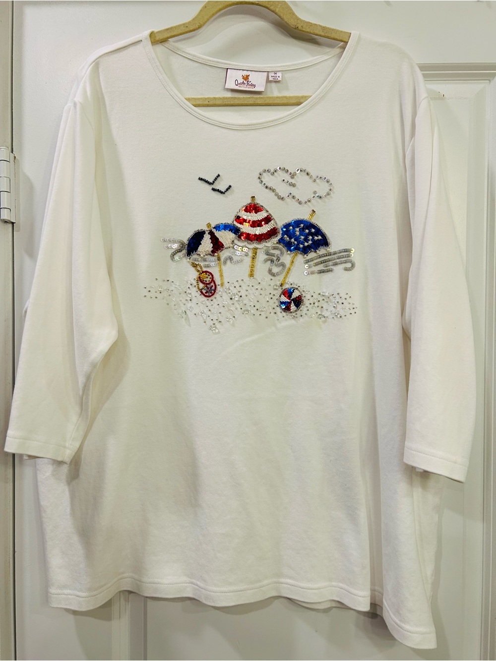 Quacker Factory White Beach Scene Embellished Top Size 1X